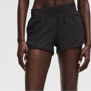 lululemon hotty hot 2.5-inch lined shorts size 2